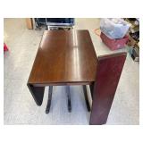 Expandable Drop Top Table