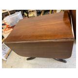 Expandable Drop Top Table