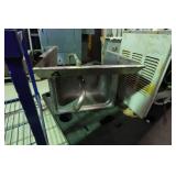 Wall Mount Water Fountain and Sinks