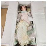 Court Of Dolls Porcelain Elizabeth & Betsy 902/5000