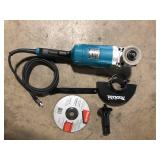 Makita 15 Amp 7 in. Corded Angle Grinder with Grinding wheel, Side handle and Wheel Guard missing parts Customer Returns See Pictures