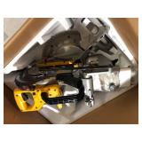 DEWALT 20V MAX Cordless 7-1/4 in. Sliding Miter Saw with (1) 20V Battery 4.0Ah Customer Returns See Pictures