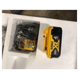 DEWALT 20V MAX Cordless 7-1/4 in. Sliding Miter Saw with (1) 20V Battery 4.0Ah Customer Returns See Pictures
