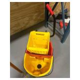 RUBBERMAID Mop and Bucket