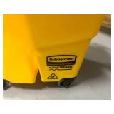 RUBBERMAID Mop and Bucket