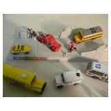 ORIGINAL! - VINTAGE 1997 Mattel CITY STREETS Series 1 with MICRO MACHINES / FIGURES - GREAT SET! - NICE! - SEE PICTURES!