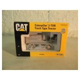 NEW OLD STOCK! - VINTAGE ERTL 1/16 SCALE DIE-CAST CAT Caterpillar 2-TON Track-Type Tractor - IN BOX! - AWESOME PIECE! - NICE! - SEE PICTURES!