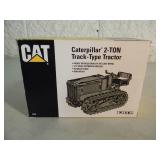 NEW OLD STOCK! - VINTAGE ERTL 1/16 SCALE DIE-CAST CAT Caterpillar 2-TON Track-Type Tractor - IN BOX! - AWESOME PIECE! - NICE! - SEE PICTURES!