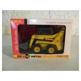 NEW OLD STOCK! - VINTAGE GEHL 1/25 SCALE DIE-CAST 5635 DXT TURBO SKID LOADER - IN BOX! - AWESOME PIECE!!!!! - NICE! - SEE PICTURES!