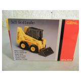 NEW OLD STOCK! - VINTAGE GEHL 1/25 SCALE DIE-CAST 5635 DXT TURBO SKID LOADER - IN BOX! - AWESOME PIECE!!!!! - NICE! - SEE PICTURES!