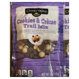 2 back 1.4 - Clover Valley Cookies & CrÃ¨me Trail Mix - 6-Pack