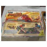 Tyco train set pipeline express. Appears complete. 10  11 cars. Looks nearly new. As shown.