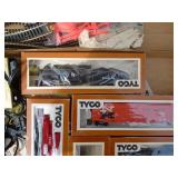 Tyco train set pipeline express. Appears complete. 10  11 cars. Looks nearly new. As shown.