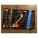 GEARWRENCH SAE/MM 90-Tooth Pro Combination Ratcheting Wrench Tool Set with Tray (18-Piece)  Customer Returns See Pictures
