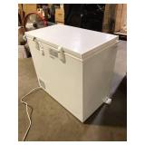Magic Chef 7.0 cu. ft. Chest Freezer in White Slight Damage Customer Returns See Pictures
