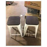 Oregon 24 in. Vintage White and Espresso Counter Stool (Set of 2) by Lumisource   Customer Returns See Pictures