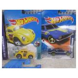 (EC1) Assorted Hot Wheels in Packag...