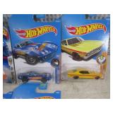 (EC1) Assorted Hot Wheels in Packag...