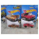 (EC1) Assorted Hot Wheels in Packag...