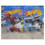 (EC1) Assorted Hot Wheels in Packag...