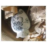 (EW6) Box Full of Vintage Wrapped G...