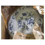 (EW6) Box Full of Vintage Wrapped G...