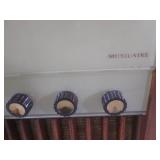 (F-3) Vintage Musicaire Radio...