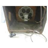 (F-3) Vintage Musicaire Radio...