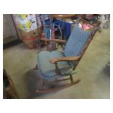 (FRNT) Vintage Wood Rocking Chair w...