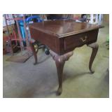 (FRNT) Wood End Table with Drawer 2...