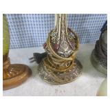 (BR3) Assorted Vintage Lamps and Sh...