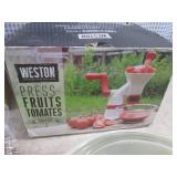 (D-3) Pampered Chef Cookie Press, F...