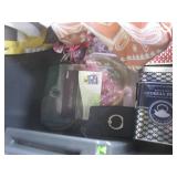 (F-0) Tote of Home Decor / Housewar...