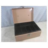 (CS) Metal Cash Box...