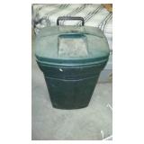 Rubbermaid Lidded Can and Palm Tree Light.