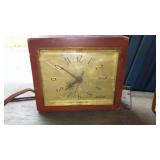Humo Cigar Box and Clocks (2).