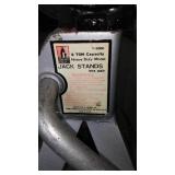 3 Ton Jack Stands (2)