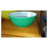 Vintage Pyrex Bowls (4)
