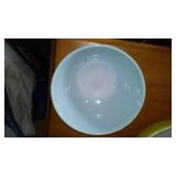 Vintage Pyrex Bowls (4)
