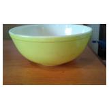 Vintage Pyrex Bowls (4)
