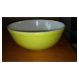 Vintage Pyrex Bowls (4)