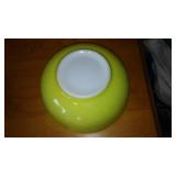 Vintage Pyrex Bowls (4)