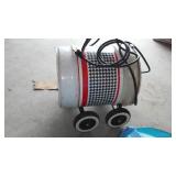 Versa-Vac. 5 Gallon Indoor/Outdoor.