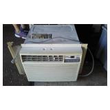Signature 2000 Window AC unit, 10,000 BTU.