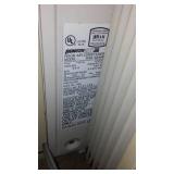 Signature 2000 Window AC unit, 10,000 BTU.