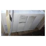 Signature 2000 Window AC unit, 10,000 BTU.
