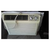Signature 2000 Window AC unit, 5,000 BTU.