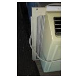 Signature 2000 Window AC unit, 5,000 BTU.