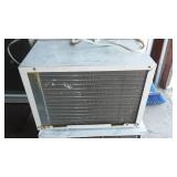 Signature 2000 Window AC unit, 5,000 BTU.