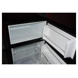 Whirlpool 3.1cu ft Refrigerator